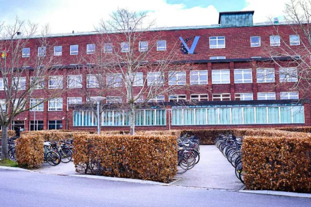 V-huset seen from the outside. Photo.